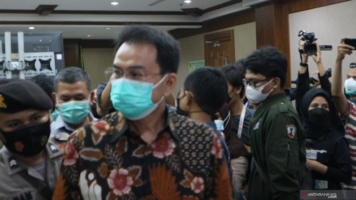 Mantan Wakil Ketua DPR dari fraksi Partai Golkar Azis Syamsuddin bersaksi di Pengadilan Tindak Pidana Korupsi (Tipikor) Jakarta, Senin (25/10/2021) (ANTARA/Desca Lidya Natalia)