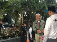 Ganjar Mahfud Pakai Jaket 'Top Gun' Bomber Hijau Saat Debat