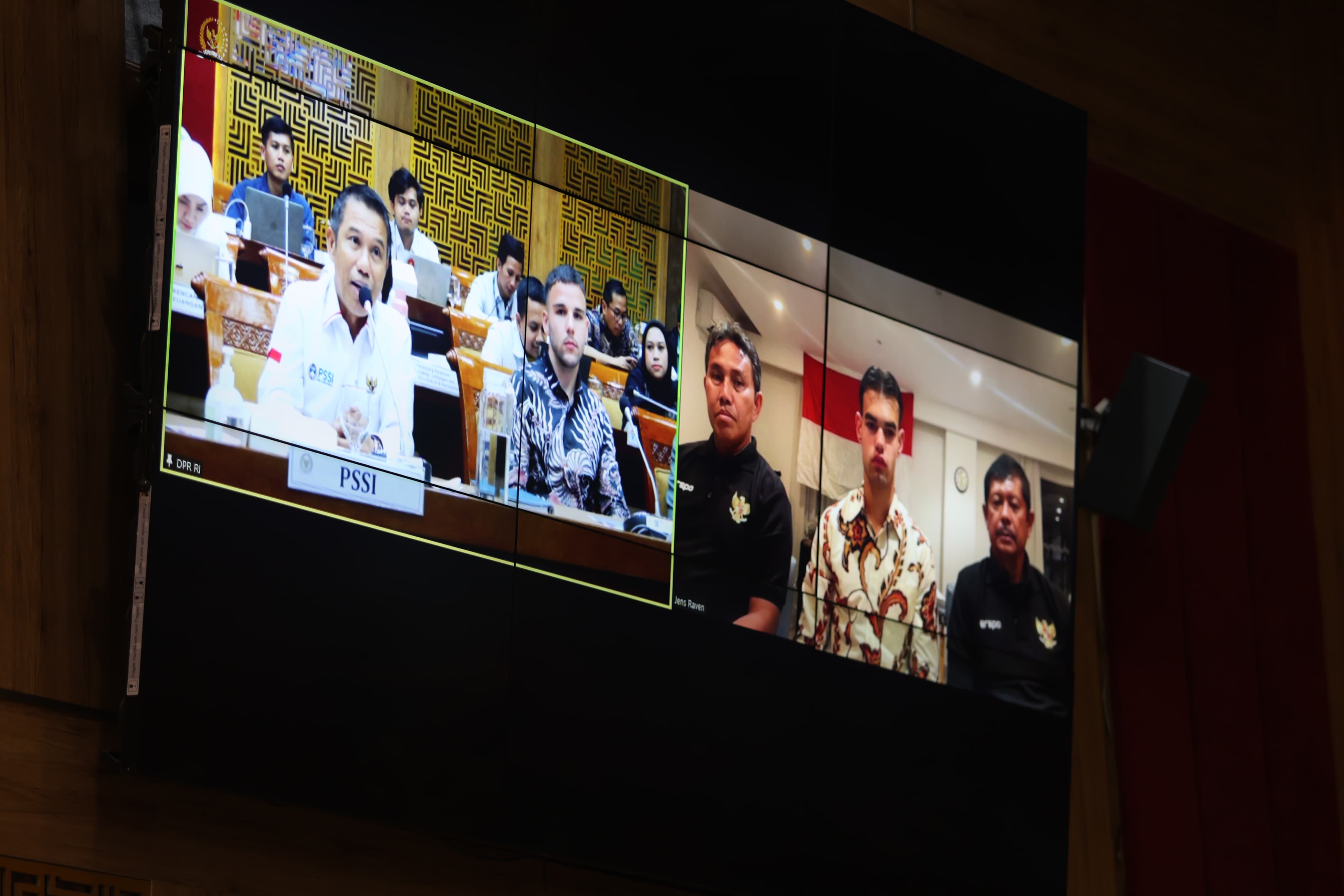 Rapat Paripurna DPR Menyetujui Naturalisasi Calvin Verdonk dan Jens Raven