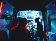 Petugas Ambulans Jagoan Negeri Aing, Sudah Jatuh Tertimpa Pandemi Masih Dilempari Batu