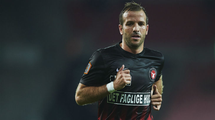 Van der Vaart Buka Suara Rumor ke Bali United