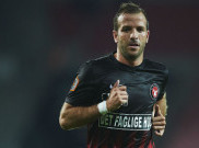 Van der Vaart Buka Suara Rumor ke Bali United