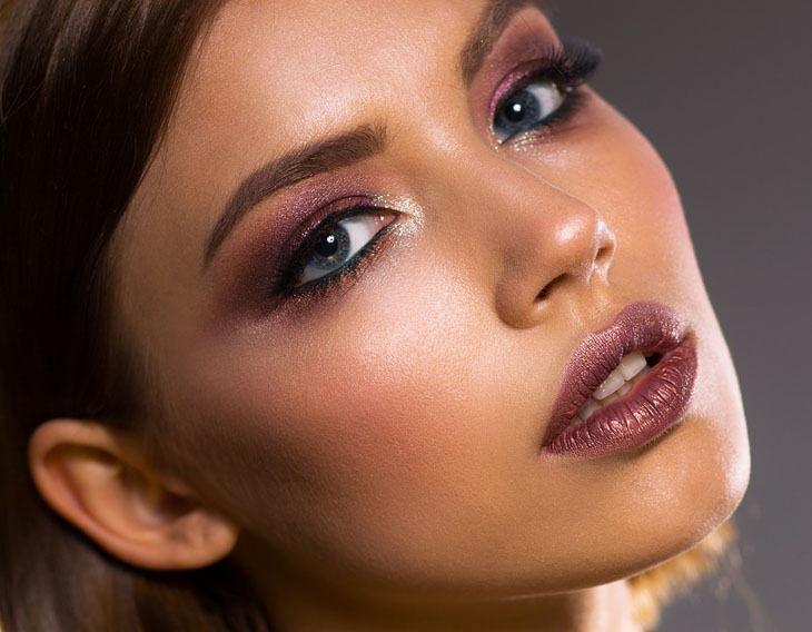 Perbesar Bentuk Mata dengan Teknik Makeup
