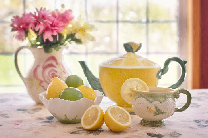 Lemon mengandung vitamin C yang bagus untuk menyerap racun. (Foto: Pixabay/jill111)