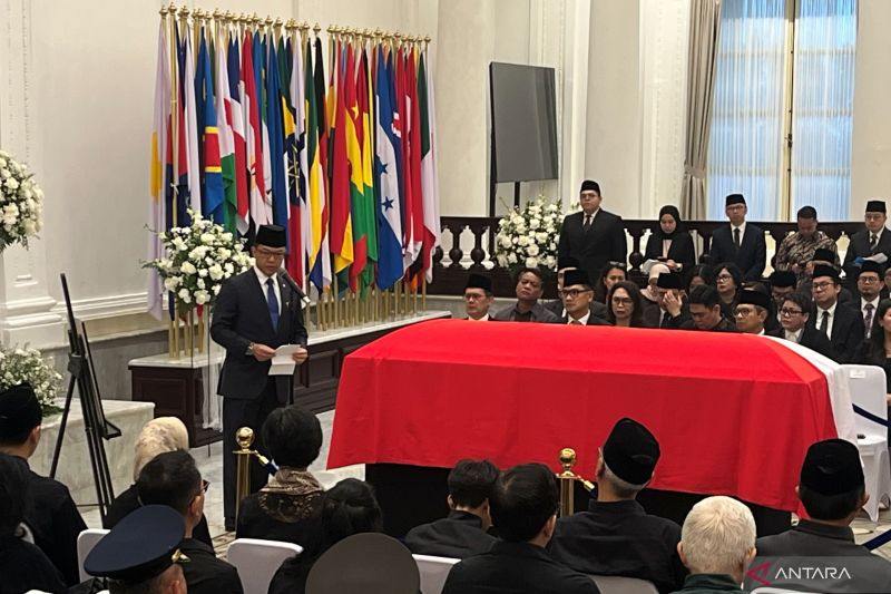 Menlu Sugiono Pimpin Penghormatan Terakhir Dubes RI Agus Widjojo