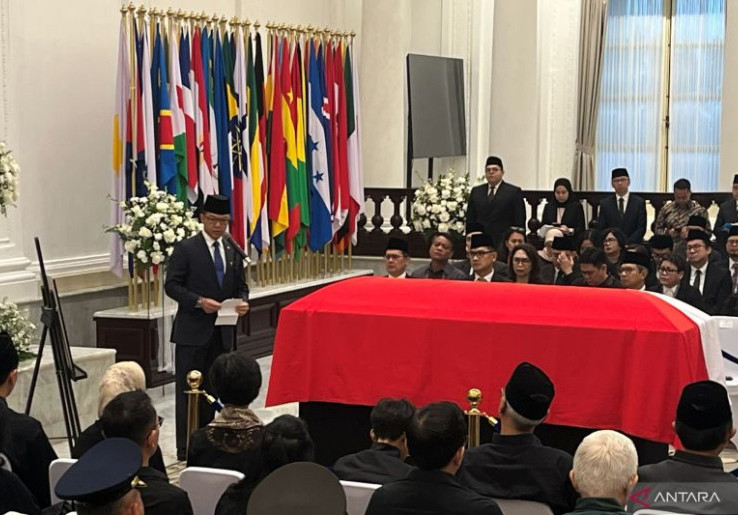 Menlu Sugiono Pimpin Penghormatan Terakhir Dubes RI Agus Widjojo
