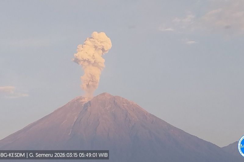 Gunung Semeru Siaga, BPBD Lumajang Minta Warga Waspada Awan Panas