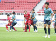 Pelatih Persis Soroti Insiden Bentrok Suporter dan Polisi di Luar Stadion Jatidiri