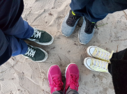 3 Sneakers Kekinian yang Stylish Sekaligus Nyaman untuk Traveling