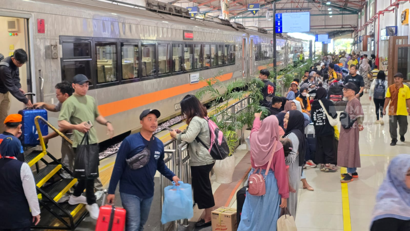1,7 Juta Tiket Kereta Api Jarak Jauh Ludes Terjual untuk Liburan Nataru 2026, Yogyakarta dan Bandung Jadi Kota Tujuan Favorit