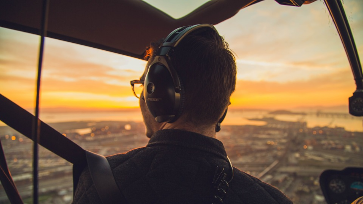 Ilustrasi Pilot. (Foto/Pixalbay/StockSnap)