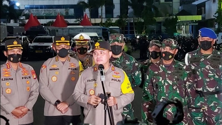 Jakarta Macet, Kapolda Perintahkan Anak Buahnya Angkut Mobil Parkir Liar