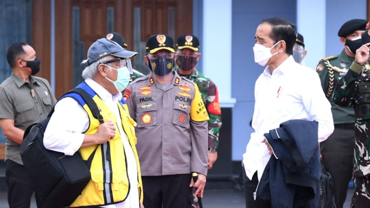 Presiden Jokowi bertolak ke Sulawesi Barat untuk meninjau penanganan gempa di wilayah tersebut, Selasa (19/1). (Foto: MP/Biro Pers Setpres)