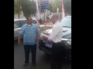 Heboh, Video Sopir Taksi Ngomelin Bule Bikin Tertawa Geli