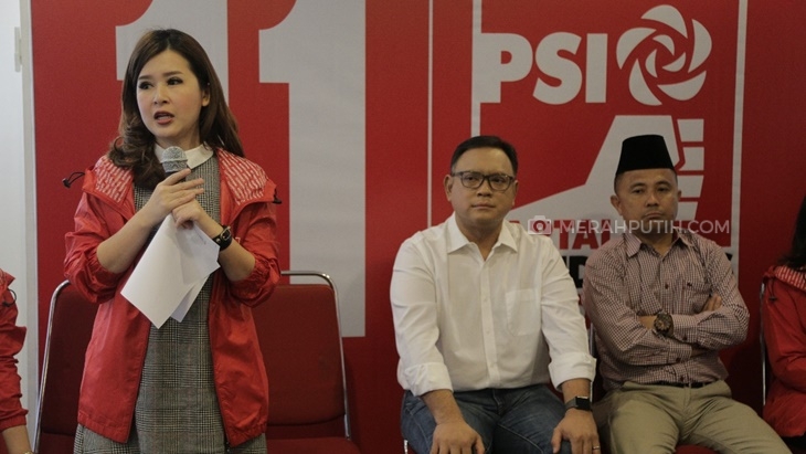 Grace Natalie bersama para pengurus PSI