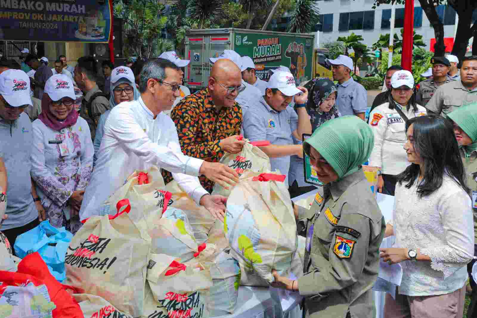 Sembako Murah PJLP Upaya DKI Kendalikan Inflasi Jelang Puasa