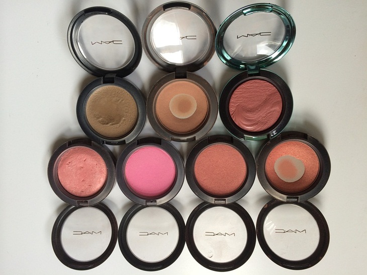 Kamu bisa gunakan lipstik menggantikan blusher. (Foto: Pixabay/purplegillian)