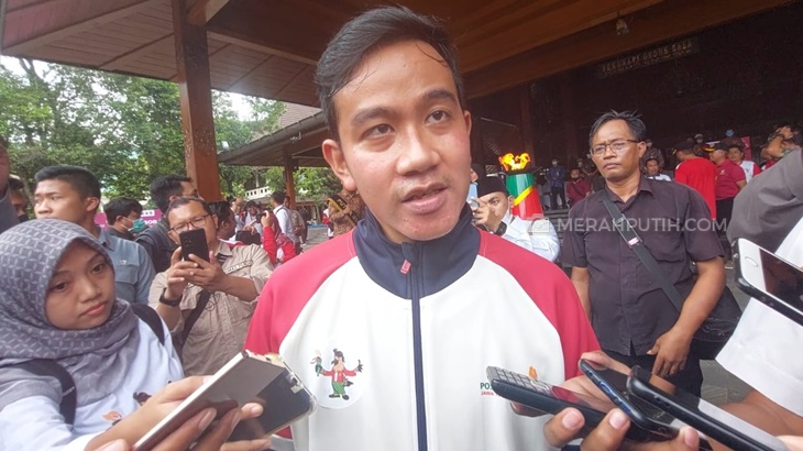 Kampanye Hajatan Rakyat Ganjar Berdekatan dengan Kantor Walkot Solo, Gibran: Kita Hormati