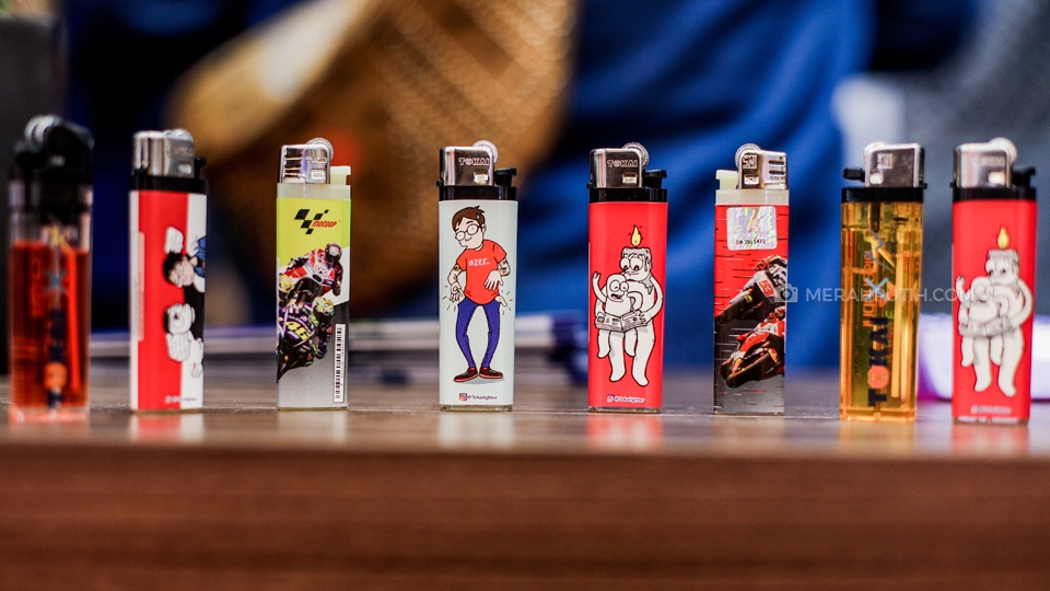 Sejumlah model pematik api terpajang di booth exhibitors Tokai di Trade Expo Indonesia (TEI) 2019 di Indonesia Convention Exhibition Bumi Serpong Damai (ICE BSD), Tangerang, Banten, Rabu, (16/10/2019). TEI yang merupakan ajang besar Kementerian Perdagangan (Kemendag) digelar mulai dari 16-20 Oktober 2019. Sebanyak 1.200 pedagang (exhibitors) yang turut berpartisipasi di TEI 2019. Merahputih.com / Rizki Fitrianto