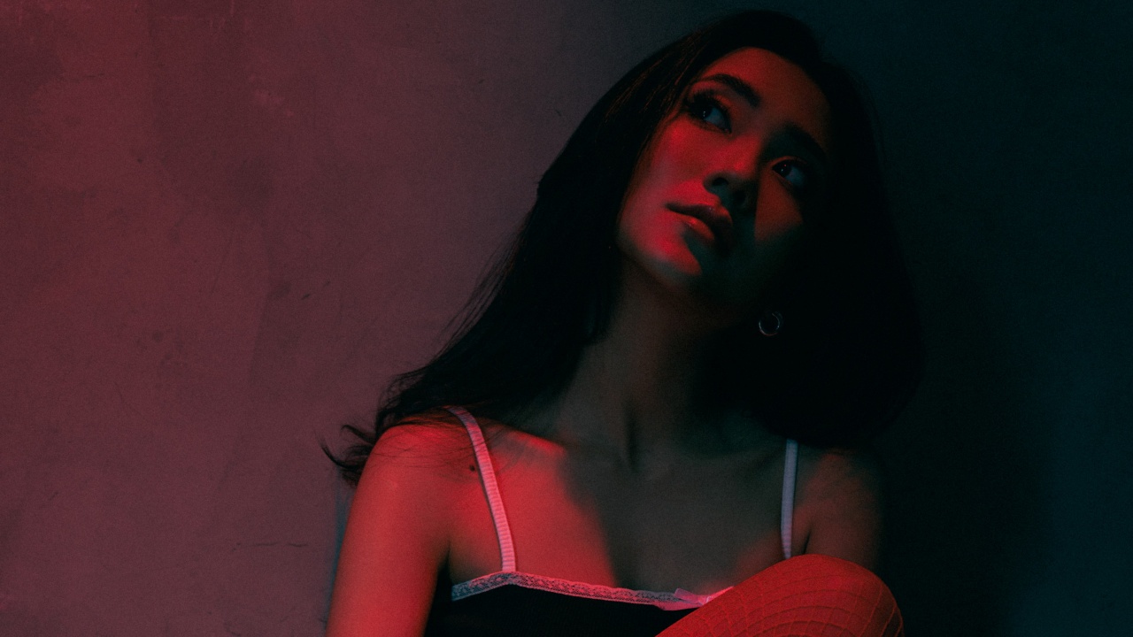 RACH? Debut dengan “Dopamine”, Kisah Cinta Toksik yang Penuh Euforia