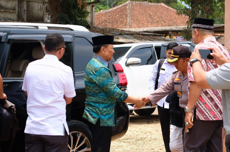 Menko Polhukam Wiranto saat berkunjung ke Pandeglang Banten