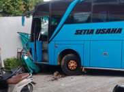 Rem Blong di Turunan SPBU Tawangmangu, Bus Tabrak Penjual Es Teh Hingga Tewas