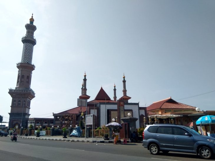 Msjid At-Taqwa yang cukup populer di Cirebon (Foto: MP/Mauritz)