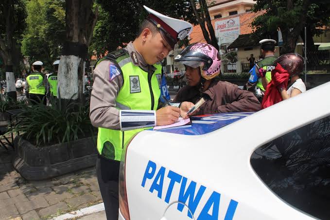 ETLE Mulai Diterapkan, Surat Tilang Pelanggar Lalu Lintas Dikirim Via WhatsApp Hari ini