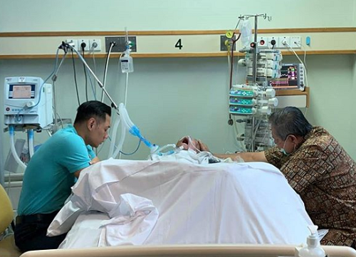 Ibunda SBY Dimakamkan di TPU Tanah Kusir