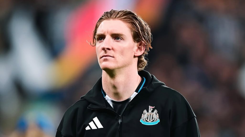 Bayern Munchen ikut berminat dengan Anthony Gordon