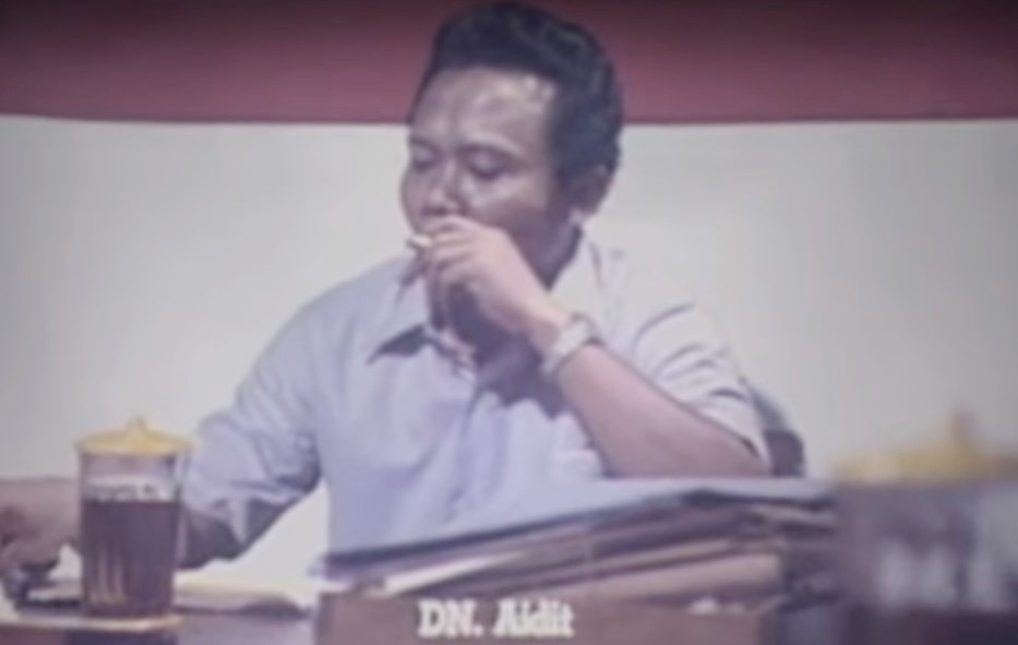 Syubah Asa memerankan tokoh DN Aidit pada film Pengkhianatan G30S/PKI. (Screenshoot)