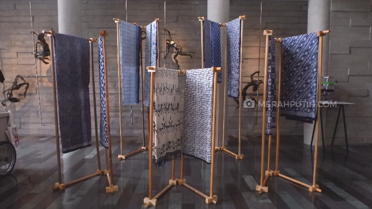 Mengenal Wastra Nusantara Melalui Pameran Flux & Flex