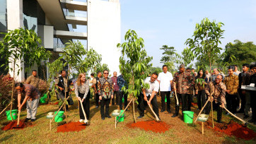Peringati Hari Keanekaragaman Hayati, Menteri Lingkungan Hidup Hijaukan Lahan UIII Depok