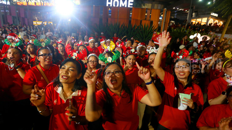 Kemeriahan Christmas Carol Colossal di FX Sudirman Jakarta Sambut Perayaan Natal 2025