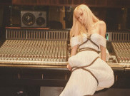 Lirik Lagu 'Toxic Till The End' dari Rose yang Bertahan di Billboard