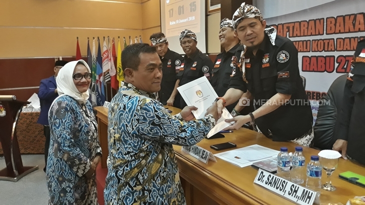 KPU Cirebon Nyatakan Syarat Azis-Etty Lengkap