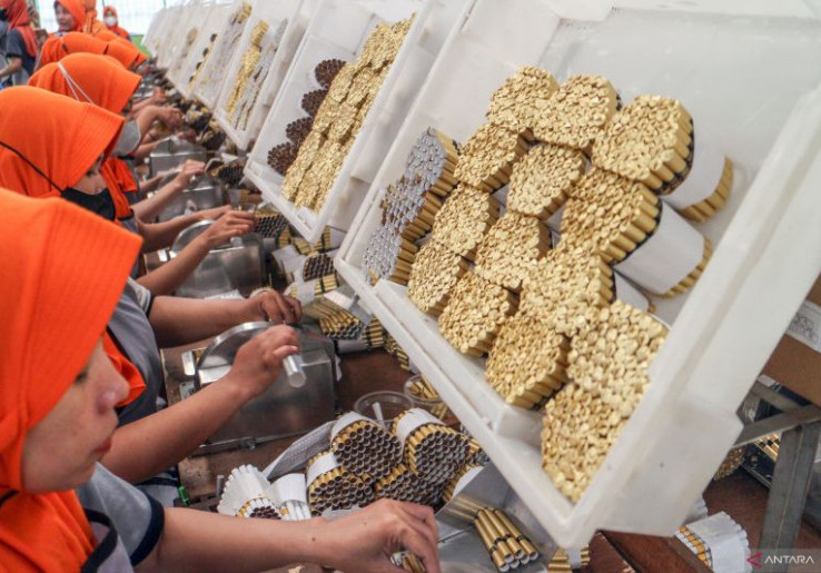 Cukai Rokok Sigaret Kretek Tangan Didesak Tidak Naik