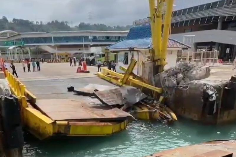 Kapal Feri Tabrak Dermaga di Merak, DPR Minta Kemhub Evaluasi Seluruh Armada untuk Mudik Lebaran