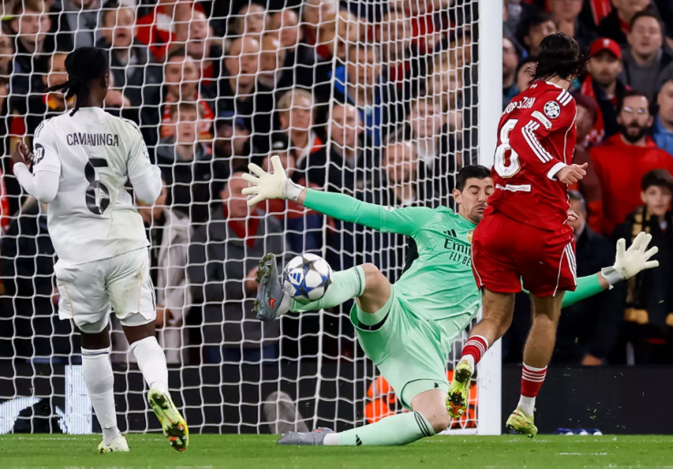 Tampil Gemilang Lawan Liverpool, Thibaut Courtois Belum Mampu Selamatkan Real Madrid dari Kekalahan