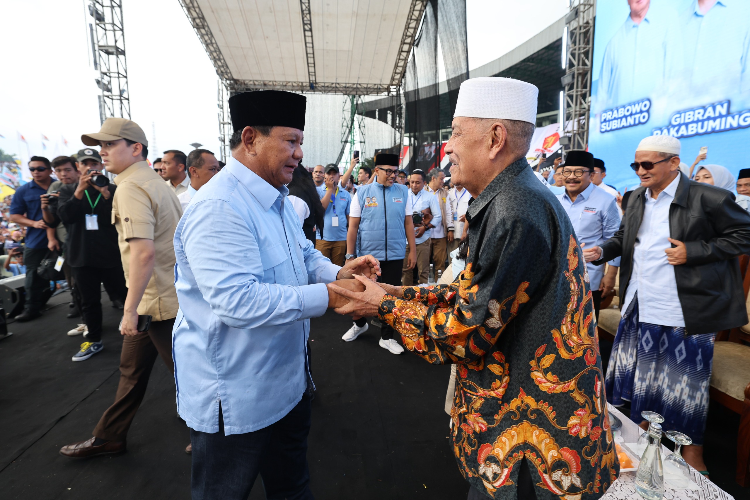 Prabowo Minta Izin ke Kiai Sebelum Joget di Panggung di Sidoarjo