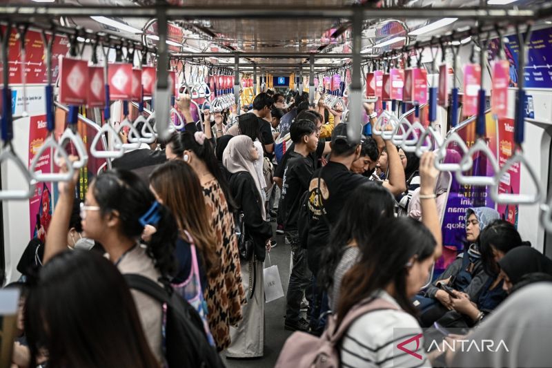 MRT Tutup Stasiun Dukuh Atas dan Transjakarta Tidak Layani  6 Rute Karena Aksi di Sekitar Bundaran HI