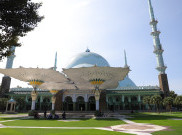 Masjid Al-Azhom Kota Tangerang Sediakan Iftar dan Takjil Gratis