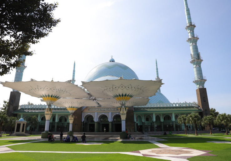 Masjid Al-Azhom Kota Tangerang Sediakan Iftar dan Takjil Gratis