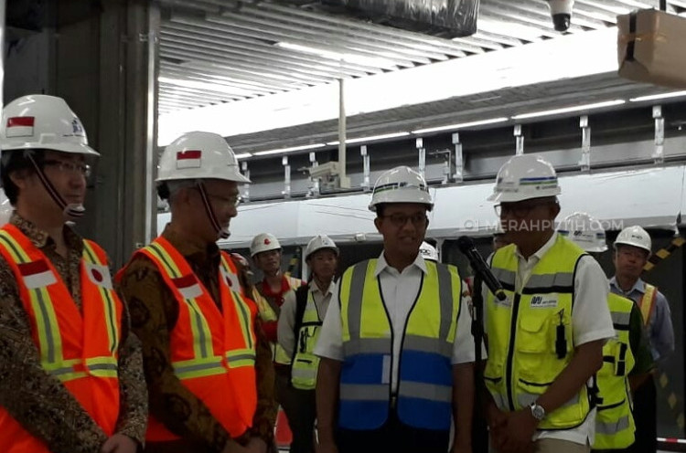 Anies Janji Kerja Pulang-Pergi Naik MRT, Tolong Ditepati!