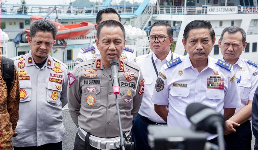 Kecelakaan di Tol Cikampek, Mobil Gran Max Diduga Melaju Lebih 100 Km/Jam