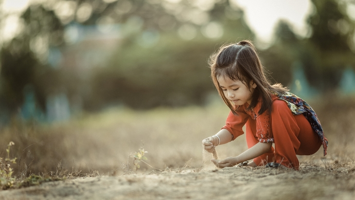 Anak-anak mengalami gangguan dalam dunia pendidikan. (Foto: Unsplash/Mi Pham)