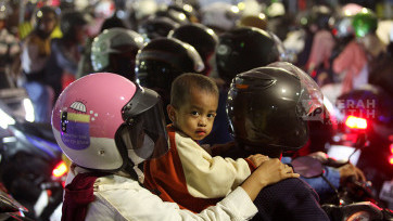 Mengintip Pemudik Motor Cilik Menyebrang ke Pulau Sumatera di Pelabuhan Ciwandan Banten 