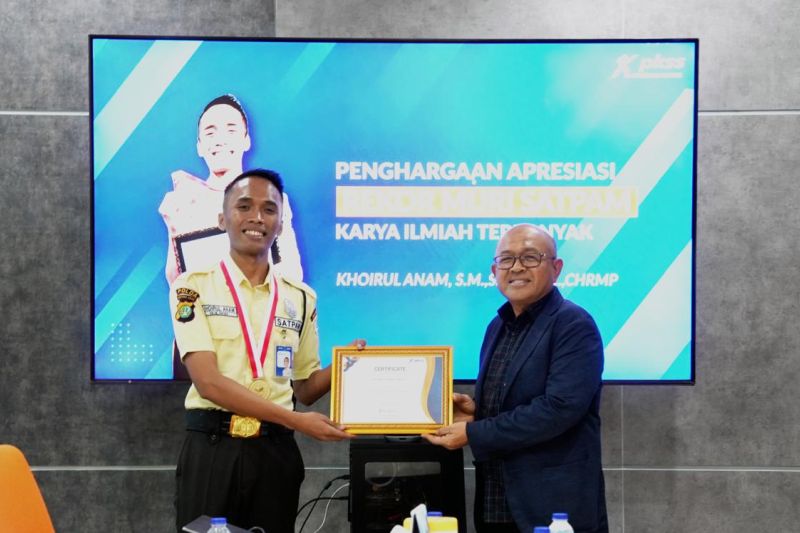 Khoirul Anam Cetak Sejarah, Sekuriti S2 Penulis Karya Ilmiah Level Internasional