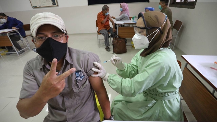 Vaksinasi COVID-19 di Bandung. (Foto: MP/Humas Bandung)