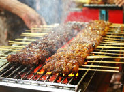 Kawasan Kuliner Halal Hadir di Taman Valkenet Malabar
